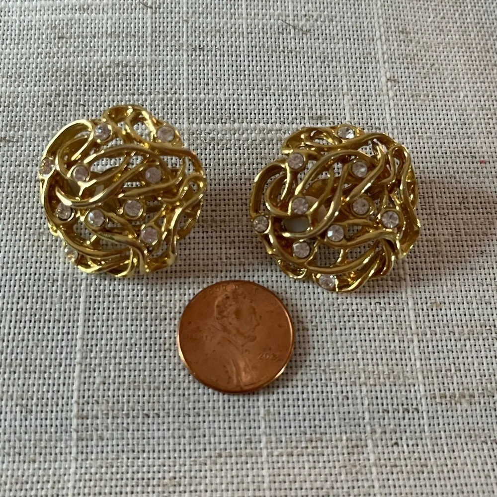 Vintage Gold tone rhinestone round Clip on Earrings …